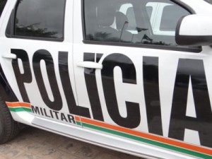 Barbalha - Polícia prende mulher com estoque de drogas, arma e munição