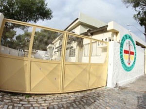BARBARIDADE: Mulher é morta com 30 facadas em Olinda