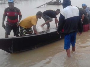 Barco vira no Rio São Francisco e deixa desaparecidos na Bahia; corpo é encontrado
