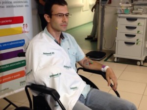 'Bati nele para soltar, mas já estava sem braço', diz vítima de tubarão