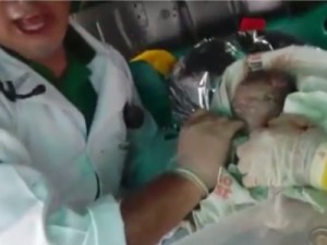 Bebê prematuro nasce dentro de helicóptero em Barra Velha, SC