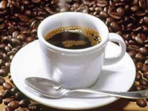 Beber três ou quatro cafés por dia pode reduzir risco de enfarte