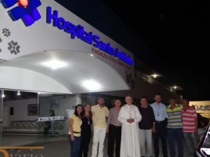 Bispo Dom Fernando visita hospitais nas comemorações natalinas