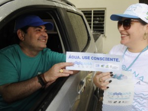 Blitz educativa em Juazeiro alerta para consumo consciente no Dia da Água