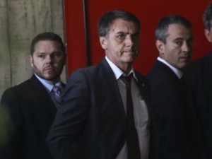 Bolsonaro diz que deve manter gestão do ensino superior no Ministério da Educação