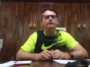 Bolsonaro diz que ele e filho pagarão 'a conta' se houver algo de 'errado'