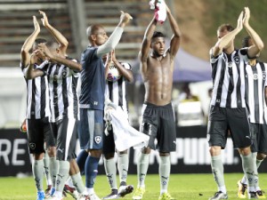 Botafogo bate Fluminense no ES e mantém 100% de aproveitamento