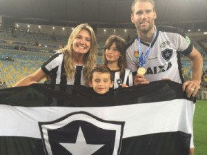 Botafogo e Carli próximos da renovação de contrato por mais dois anos