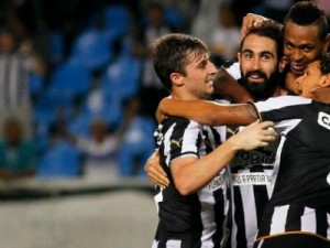 Botafogo vence Tigres e reassume liderança do Campeonato Carioca