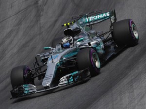 Bottas surpreende e faz a pole na Áustria; Massa larga em 17º