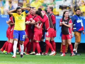 Brasil reage no fim, encerra jejum de gols, mas perde bronze para o Canadá