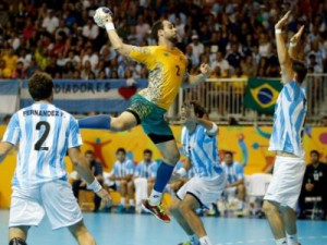 Brasil sofre, mas "vinga" 2011 e conquista ouro diante da Argentina