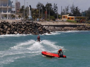Busca por triatleta desaparecido é reiniciada e ampliada até a Praia do Cumbuco