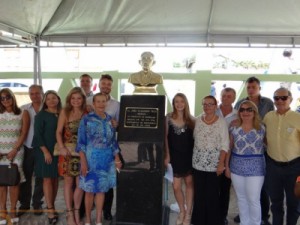 Busto do Dr. João Filgueiras Teles inaugurado na Praça Brasília