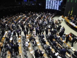 Câmara aprova, em 2º turno, texto principal