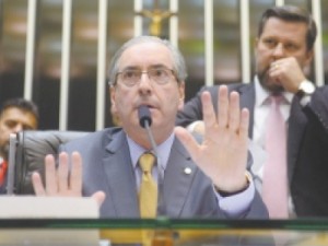 Câmara aprova emenda que põe fim à reeleição para o executivo