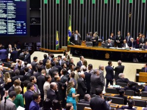 Câmara aprova nova regra de ISS para barrar guerra fiscal