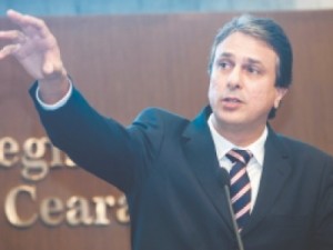 Camilo anuncia medidas e busca recurso federal