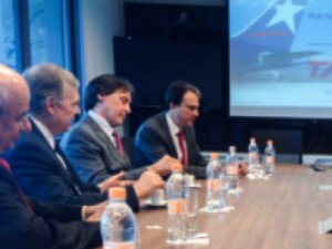 Camilo apresenta projeto à TAM para receber Hub da companhia no Ceará