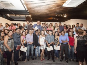 Camilo Santana assina nomeação de 212 professores da rede estadual