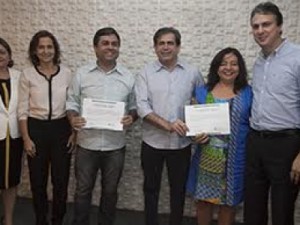 Camilo Santana empossa conselheiros e lança aplicativo 'PossoAjudar' nesta segunda (26)