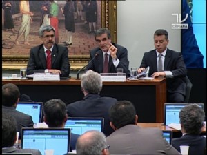 Cardozo diz que, se grampo ilegal for comprovado, haverá punições