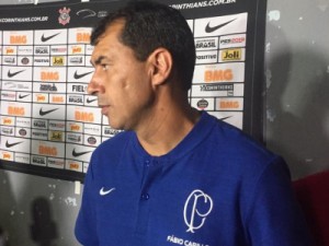 Carille admite má fase e diz buscar modelo ao Corinthians