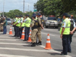 CarnavalCE: rodovias estaduais terão 750 agentes do Detran e PRE