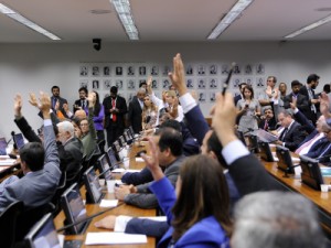 CCJ aprova admissibilidade da prorrogação da DRU, sem fundos constitucionais