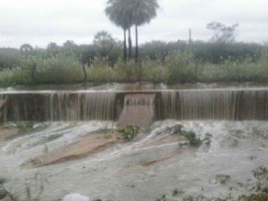 CE Chuva na Capital e Interior, Ipueira mais de 100 mm