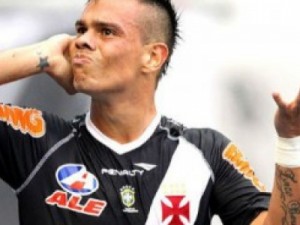 Ceará acerta com o polêmico Bernardo, ex-Vasco e Cruzeiro