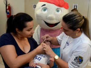 Ceará atinge meta de vacinação contra paralisia infantil