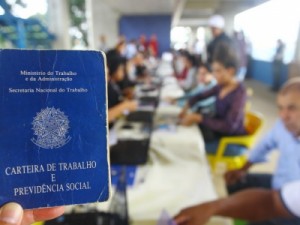 Ceará tem 3º mês seguido com geração de emprego, mas ritmo de crescimento desacelera