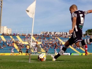 Ceará vence o Tiradentes no PV e segue 100% no Campeonato Cearense