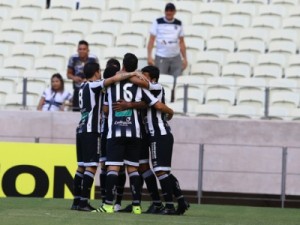 Ceará vence Tupi-MG e respira na briga pelo G-4 da Série B