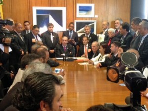 Centrais pressionam Congresso a derrubar MPs que reduzem benefícios