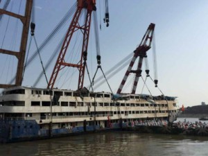 China confirma 396 mortes em naufrágio de cruzeiro