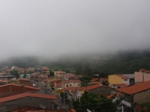 Chove em mais de 70 municípios no Ceará neste sábado de carnaval