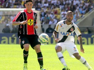 Christianno crê em recuperação do Vasco e ressalta força do elenco