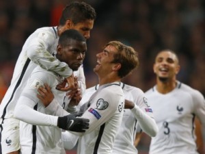 Chutaço de Pogba garante vitória da França em jogo-chave na Holanda