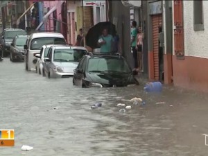 Chuva forte provoca alagamentos na região central de São Luís