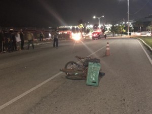 Ciclista morre após colidir frontalmente com motoqueiro em avenida de Fortaleza