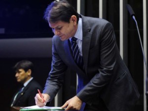 Cid Gomes pede demissão do Ministério da Educação