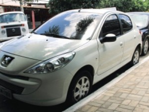 CIDADE 2000 Trio capturado por roubar carros