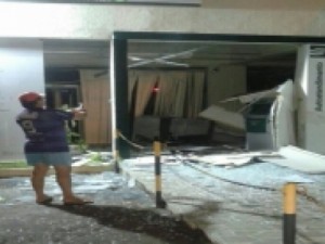 Cinco homens explodem cash de agência em Siriri