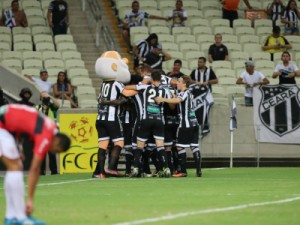 Com boa primeira etapa, Ceará vence Guarany no Castelão