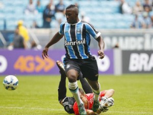 Com gol no último minuto, Ponte Preta arranca empate do Grêmio
