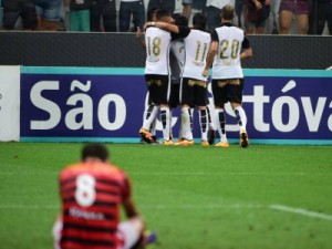 Com gol nos acréscimos, Corinthians derrota Oeste em Itaquera