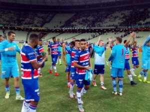 Com golaço de Gabriel Pereira, Fortaleza vence Ceará na Arena Castelão