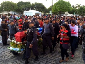 Com homenagens, corpo de PM baleado e morto em Natal é enterrado